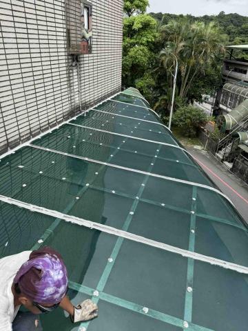 裕馨金屬工程行 - Pc採光照