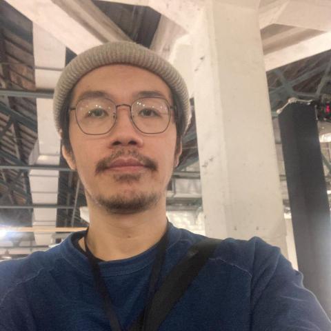 提供策展人服務的專家essen lin