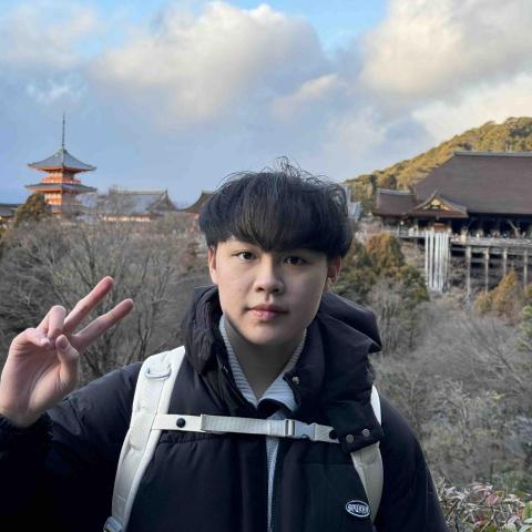 提供數學補習班台北服務的專家嚴秉祥