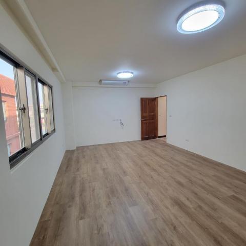 瑞祥室內裝修工程 - 房內平釘天花板／窗簾盒 ／冷氣盒