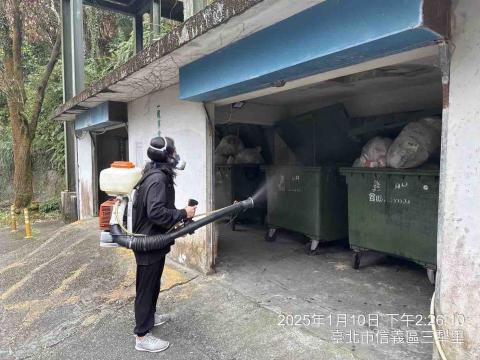 綠巨人消毒 - 垃圾間噴藥防治