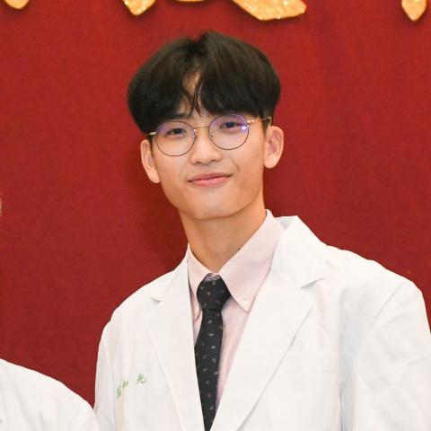 提供內湖社區大學服務的專家莊和光