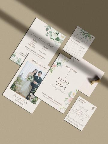 Veracious Design 維拉設計 - Project｜喜帖設計
Design｜VeraciousDesign
Type｜Print
Year｜2024

捧花作為婚禮中重要的視覺元素，代表著愛與承諾，也寓意著純真與希望，喜帖文宣設計從捧花這一永恆的婚禮象徵出發，融合柔和的淡米色調營造出溫柔優雅的視覺氛圍，同時運用燙金元素作為細節處理，提升整體設計的質感與精緻度。