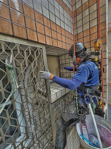 TimHoey - 冷氣窗封板