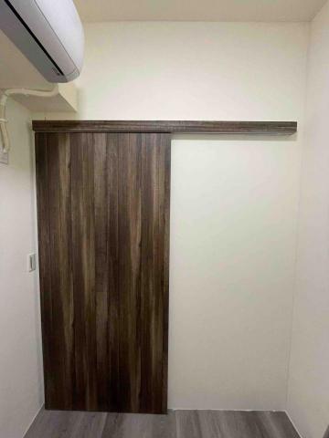 李睿鍀 - 隔間拉門