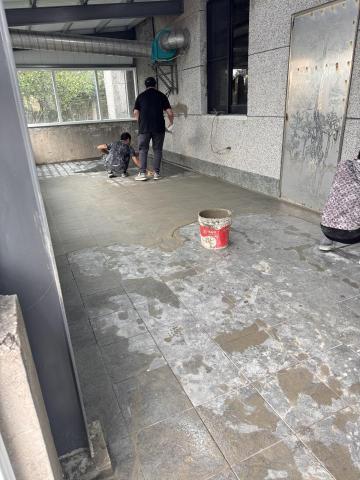 丞恩建設有限公司 - 後院增建-貼磚填縫