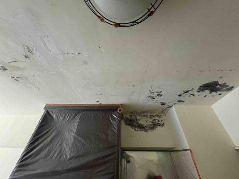 立成工程行 - 嚴重壁癌 