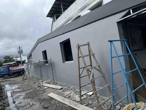 立成工程行 - 外牆兩道彈性水泥  兩道防水漆加強