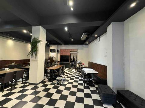 立成工程行 - 舊漆補救  （ 釘孔.壁癌 . 不平牆面 ） 前