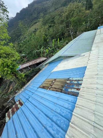 立成工程行 - 舊式鐵皮 清洗