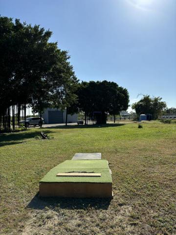 劉老師棒球農場 - 室外牛棚投手丘