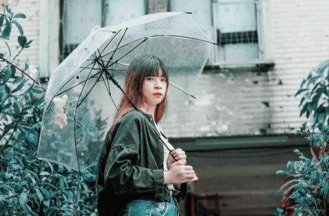 提供髮型達人服務的專家Sunny