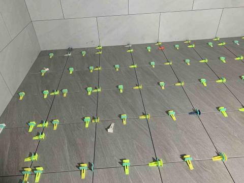 吳師傅 - 30*30地磚 局部膨共 修改 吳師傅 - 30*30地磚 局部膨共 修改