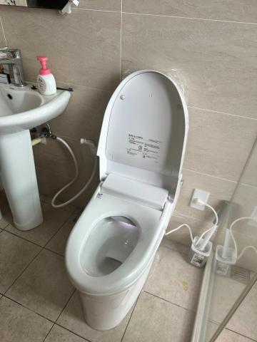 衛浴設備安裝維修 - 全自動馬桶安裝