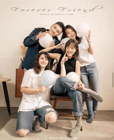 李季軒 - 閨蜜寫真
全家福