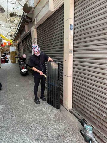 佳盈清潔工作室 - 工作室-展示架：除塵擦拭清理②