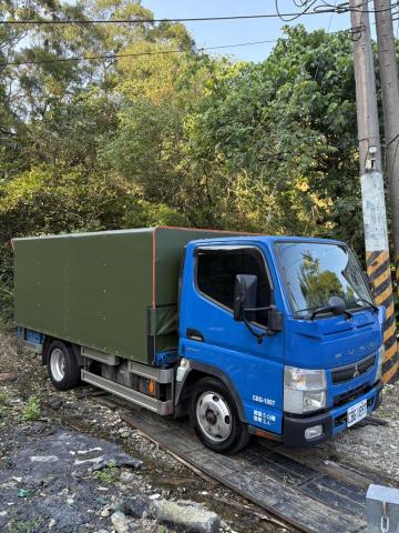 華全汽車貨運 - 升降帆布，尾門