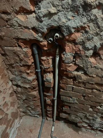 富業水電工程 - 熱水器冷熱水配管