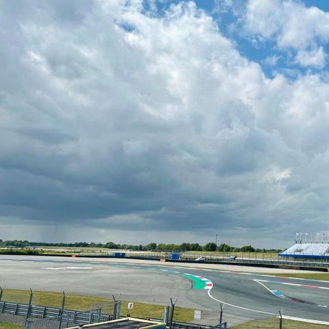 提供oppo平板服務的專家游承翰