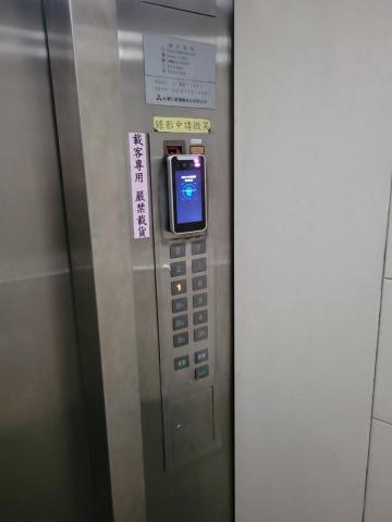 光泰資訊 - 電梯人臉辨識設備