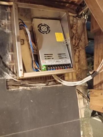 zuo1988裝修工程施工隊 - 接個端子、防護一下，不費事的。