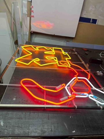 世偉工藝社 - 傳統霓虹