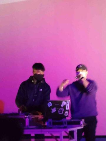 提供dj dj服務的專家DJ Binary