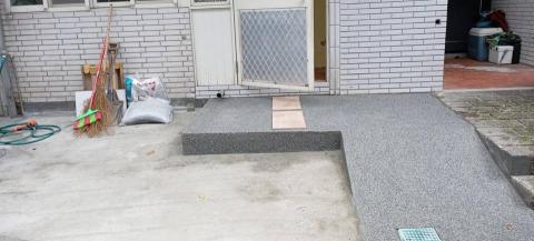 蕭小姐 - 一樓花圃填平改成斜坡