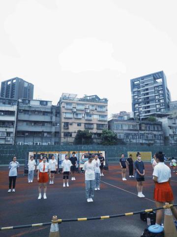 陳姵余 - 帶領系上啦啦隊舞蹈組，拿下總錦標冠軍的好成績！