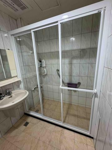 莊子緯 - 有框淋浴拉門「純白色」（玻璃）