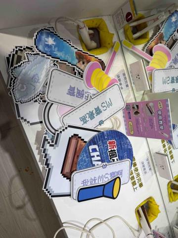 展易廣告設計工程 - 手拿牌、網紅店設計、施工