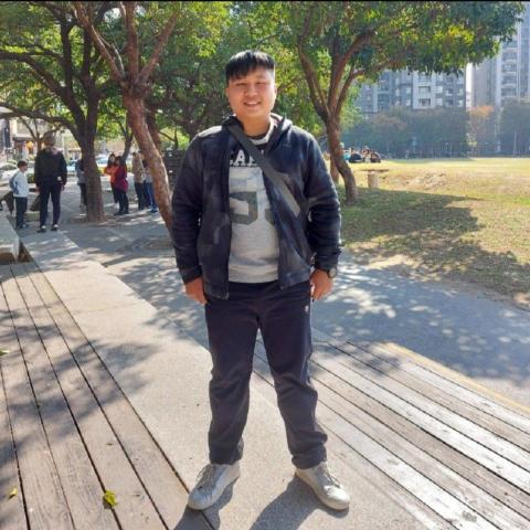 提供剪髮男服務的專家徐子灝