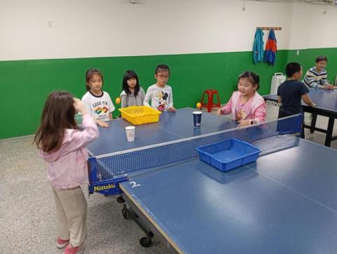 專業桌球教學 - 投球入杯，培養球感