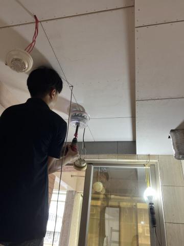 林蓁蕙 - 台大住宅-新設崁燈開孔