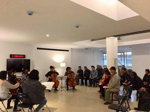 張崴丞 - 於新店身心科診所義演