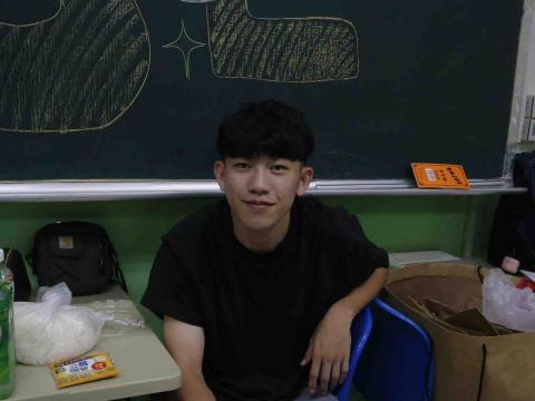 提供學測數a服務的專家鍾翔安