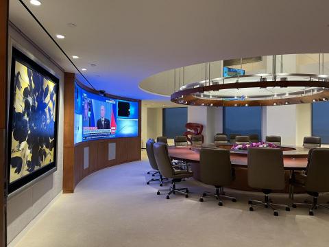 林蓁蕙 - 會議室-弧形電視牆