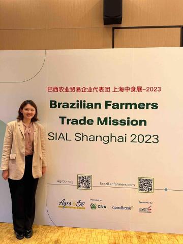 Fion - 上海中食展中英文口譯