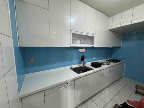 莊子緯 - 廚具5mm強化烤漆玻璃安裝