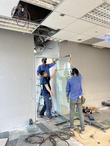 林蓁蕙 - 辦公室-門組安裝