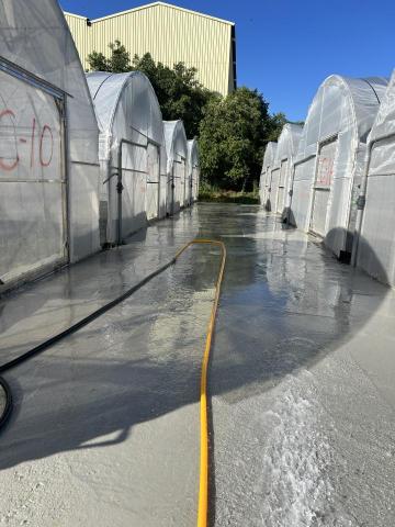 阿倫 - 菜園地坪工程隔日灑水養護