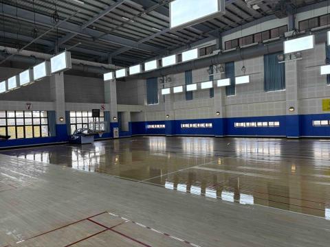 磨潔 - 運動中心打磨地板