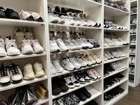 新莊wawa手工洗鞋 洗包 洗帽館 - 