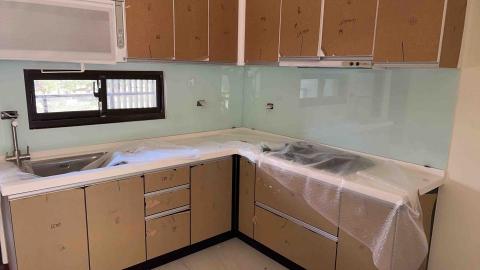 森侖玻璃工程行 - 廚房烤漆玻璃