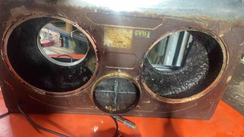 承億科技 - 陳年油垢清洗前