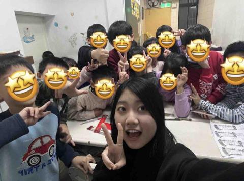 林育綺 - 補習班外聘-魔術課