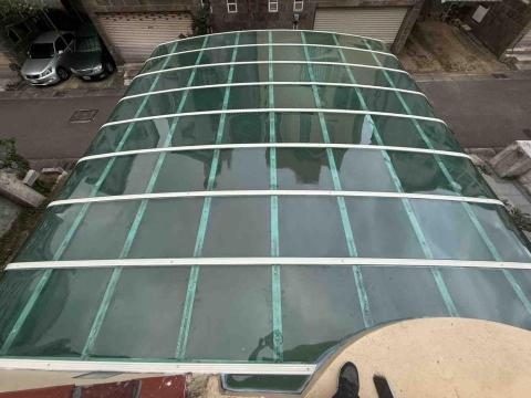 高瑞隆 - 採光PC版更換