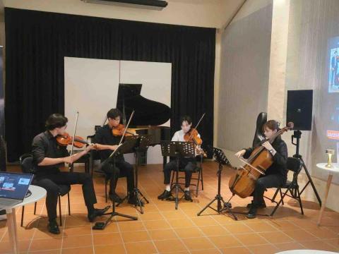 鄭涵珏 -  鄭涵珏 -