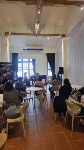 鄭涵珏 -  鄭涵珏 -