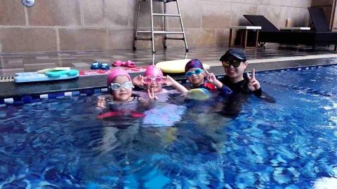 Joanne（女教練） - .